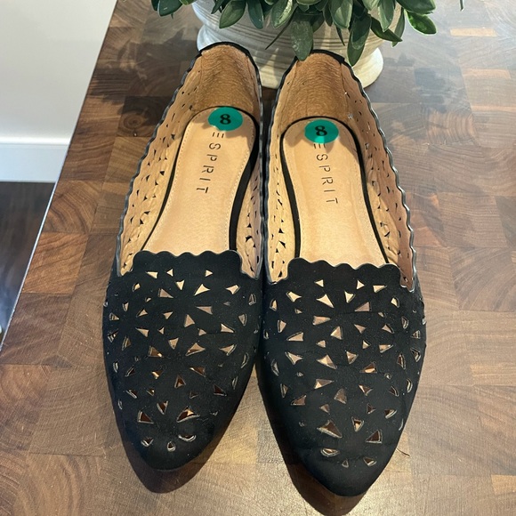 Esprit like new flats - Picture 2 of 4